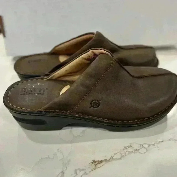 NWOT - Born Women;s Brown Leather Hand Crafted Slip on Mules Clogs Shoes Size 9 - Picture 5 of 11
